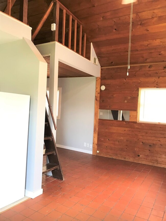 Building Photo - 1 S 6th St