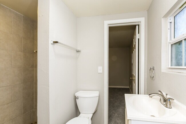 Building Photo - 1845 Co Rd 209B