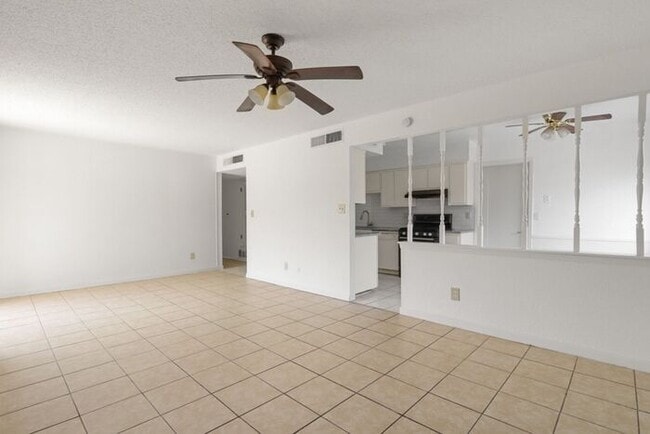 Building Photo - Beautiful brick home in the Vista Del Sol ...