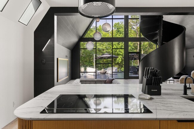 Building Photo - 575 Early Dr