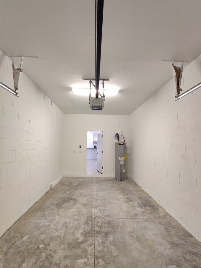 Building Photo - 21406 Darter Rd