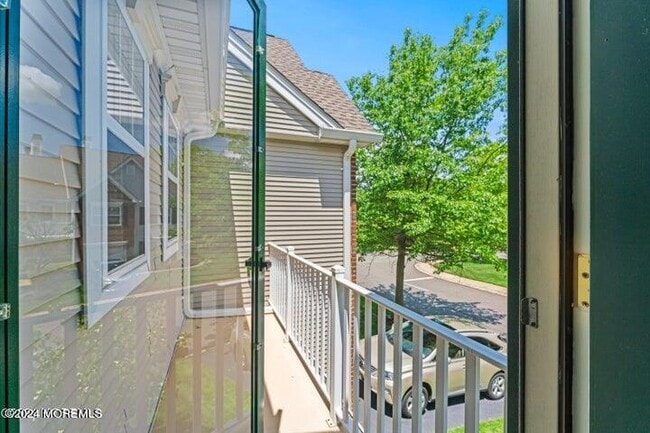 Building Photo - 39 Meadow Ln