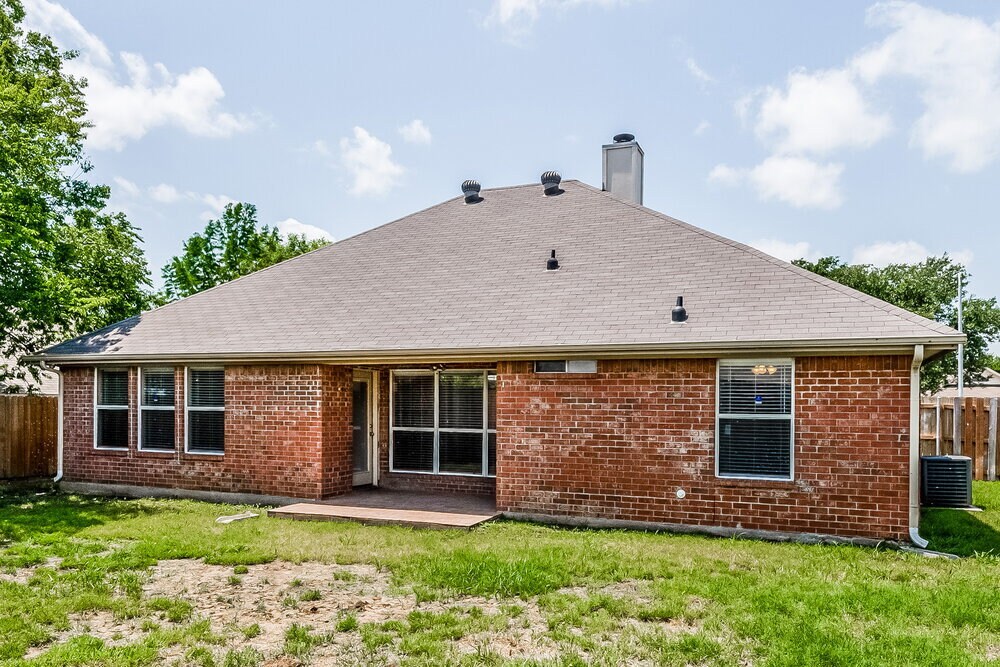 Building Photo - 1120 Highcrest Dr