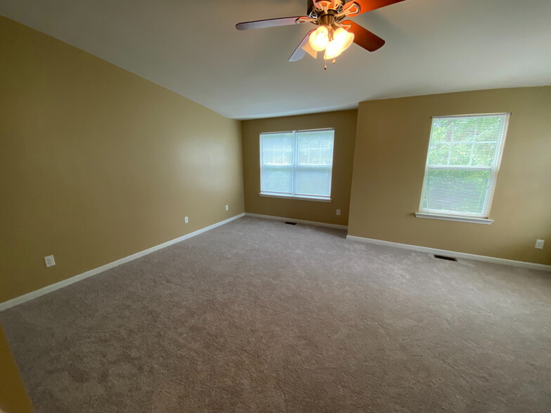 Building Photo - Room in Townhome on Coalinga Lane