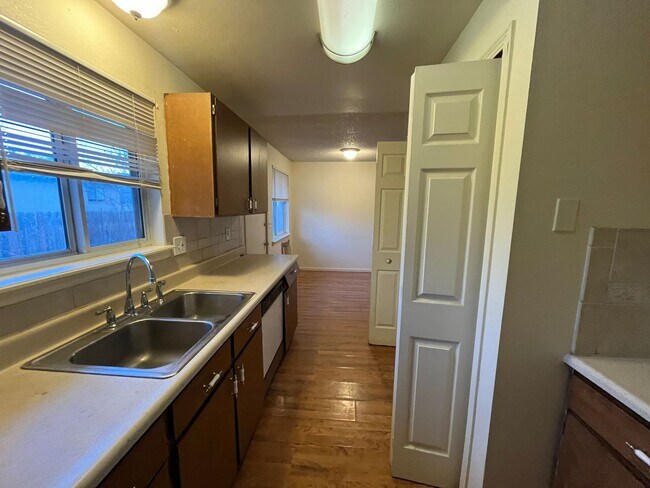 Building Photo - Fantastic Duplex Unit in Loveland