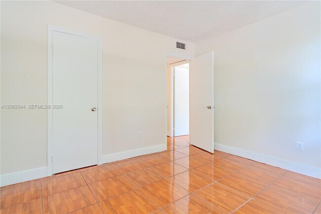 Building Photo - 482 NW 165th St