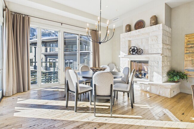 Building Photo - 501 Rio Grande Pl