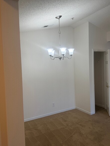 Building Photo - 811 Brassie Ln