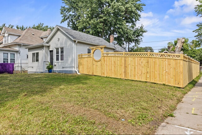 Building Photo - 95 Front Ave