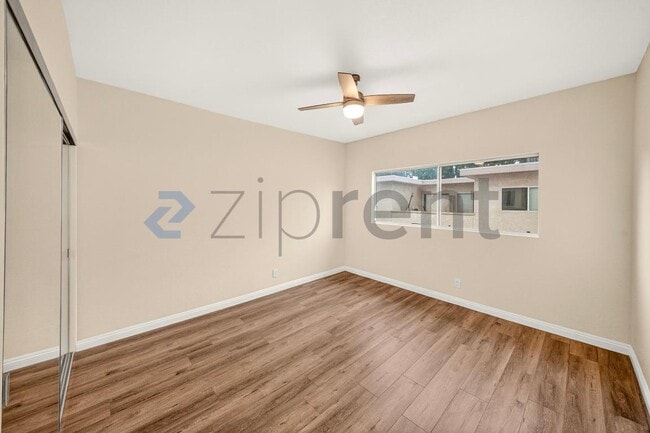 Building Photo - 10215 Variel Ave