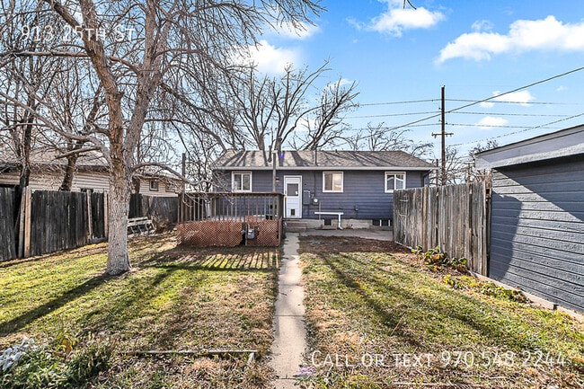 Building Photo - 913 25th St