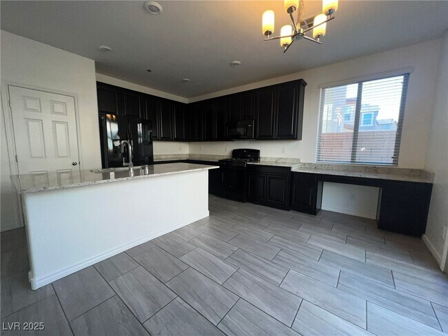 Building Photo - 3212 Daffodil Ridge St