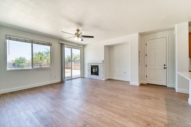Building Photo - Stunning 4-Bedroom Home with Spacious Yard