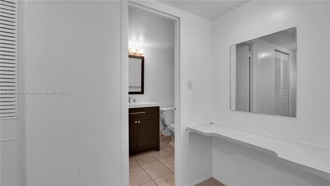 Building Photo - 13155 Ixora Ct