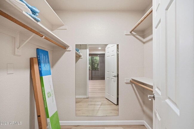 Building Photo - 9708 E Vía Linda