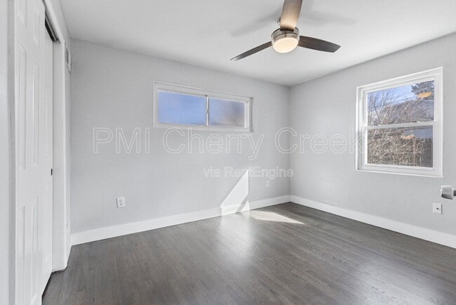 Building Photo - 1010 Newton St