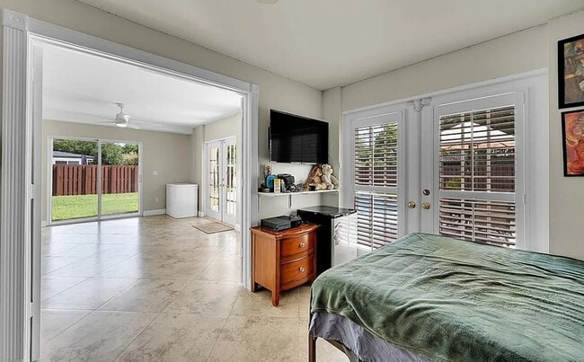 Building Photo - 612 Orchid Dr