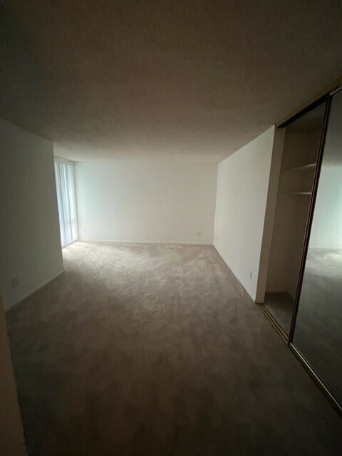 Building Photo - 8530 Holloway Dr