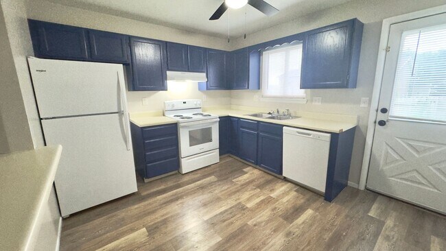 Building Photo - 2340 Split Rock Dr