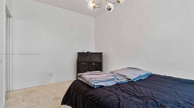 Building Photo - 4215 Sheridan Ave