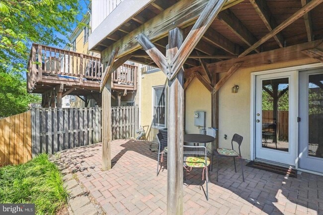 Building Photo - 3814 Woodlawn Ct