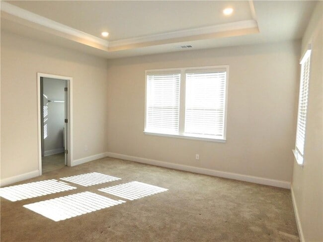 Building Photo - 930 Elderberry Ct
