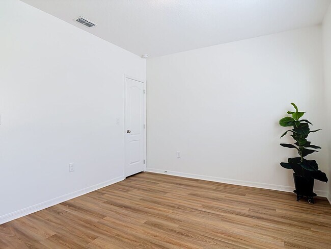 Building Photo - 221 W Fiesta Key Loop