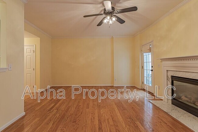 Building Photo - 142 Spring Crossing Cir