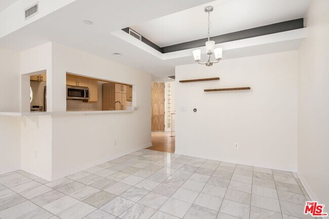 Building Photo - 171 N Church Ln