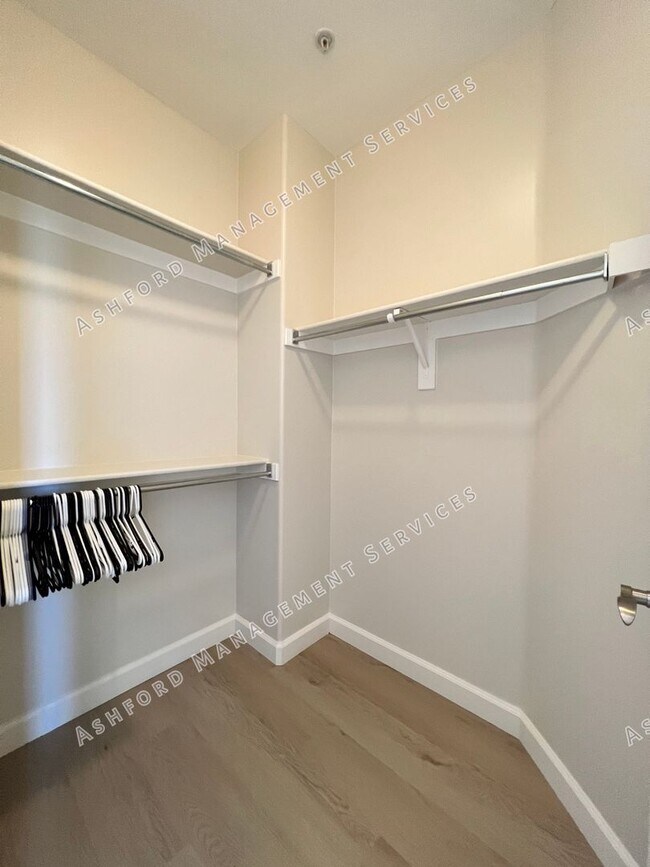 Building Photo - Scottsdale Luxury 2 Bed Condo with Mountain Views - Gated Artesia - Water Included