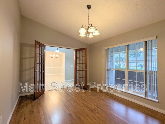 Building Photo - 1909 Southwind Cir