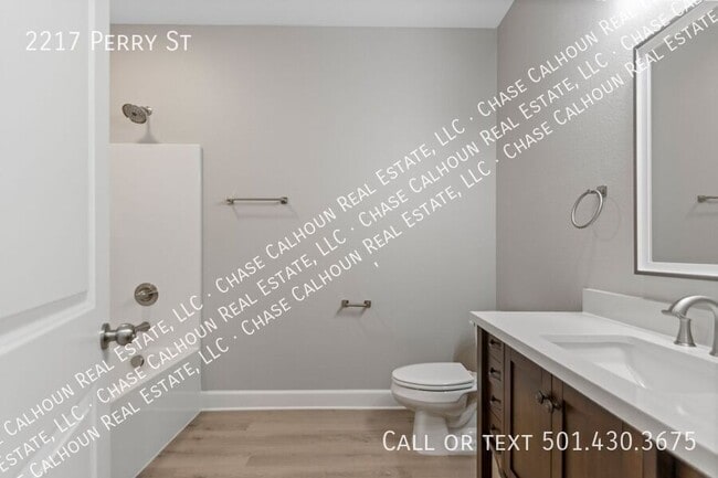 Building Photo - 2217 Perry St