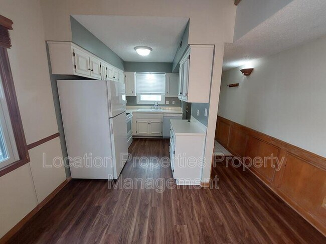 Building Photo - 1903 W 3rd St