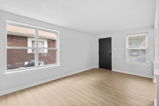 Building Photo - Cozy University City Brick Home with Basement & Off-Street Parking Near WashU & The Loop