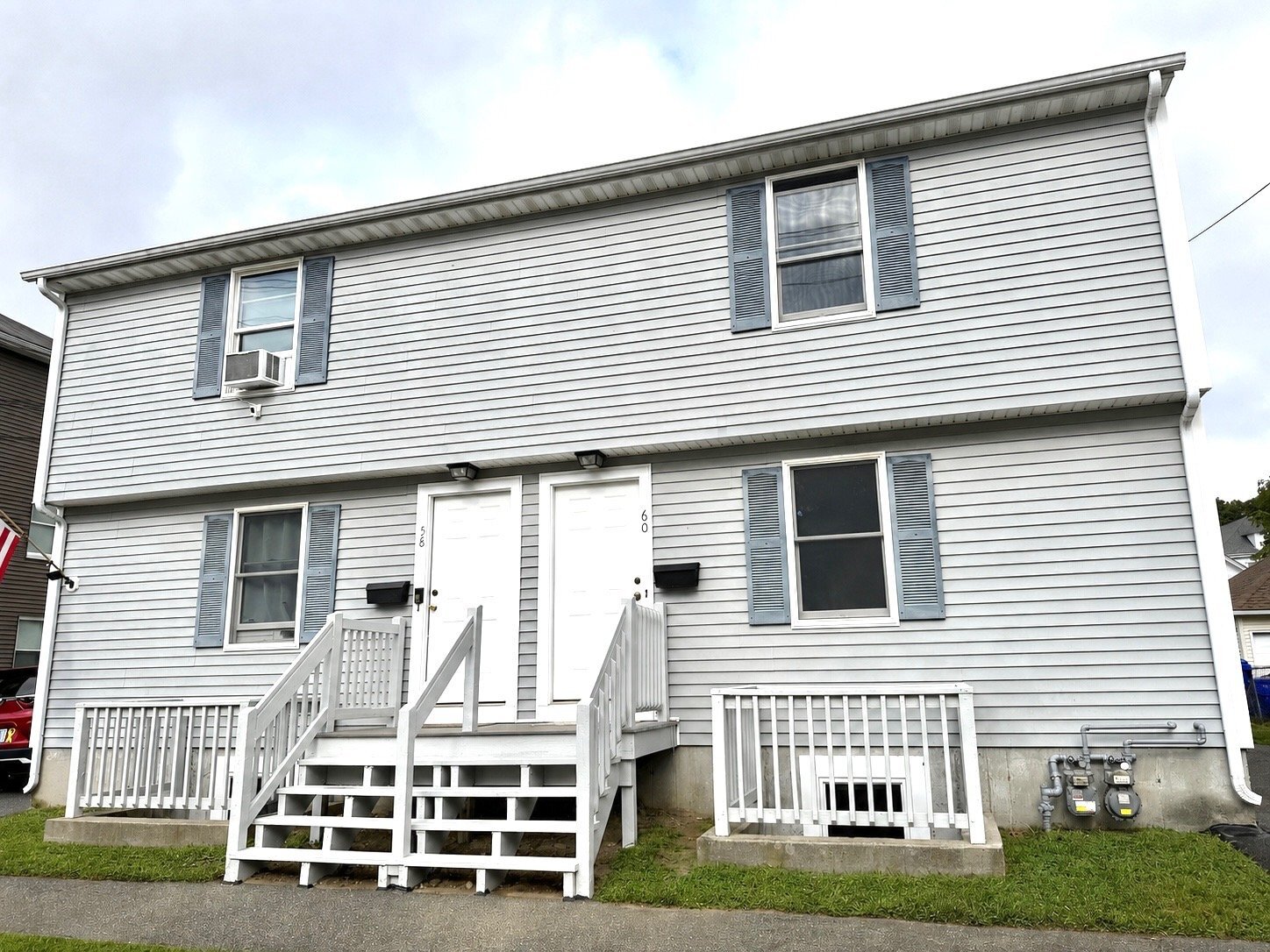 Building Photo - 60 Ivy St