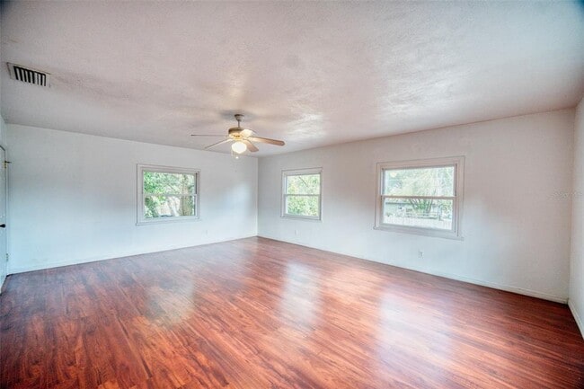 Building Photo - 2317 Harris St