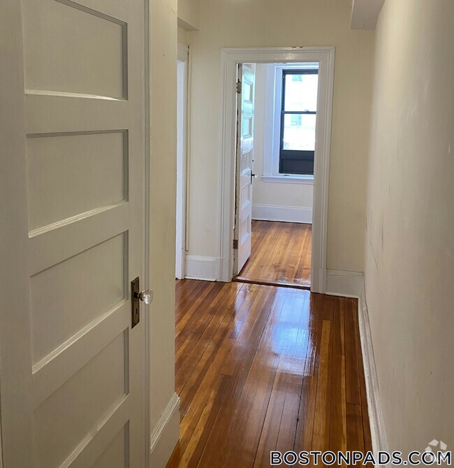 Building Photo - 885 Massachusetts Ave