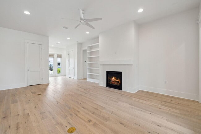 Building Photo - 91 Heartwood St