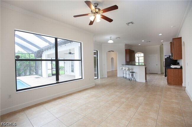 Building Photo - 2110 SW 38th Terrace