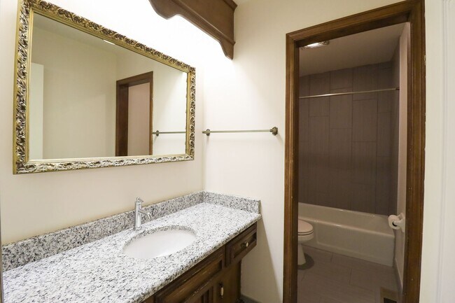 Building Photo - Updated Move In Ready 3-Bedroom Home, Grea...