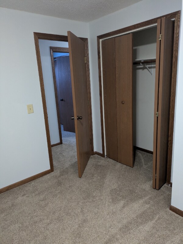 Building Photo - 307 13th Ct