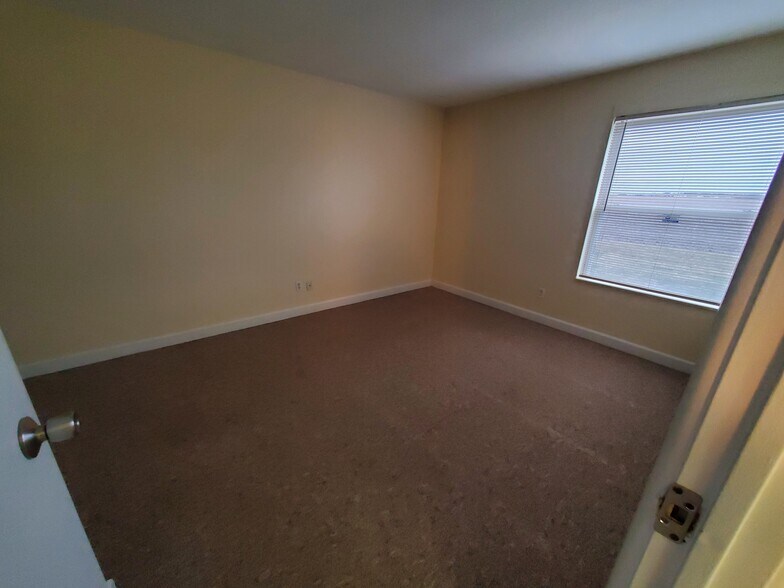 Building Photo - 1532 Hobson Dr