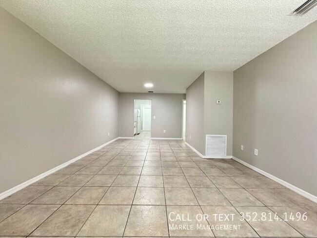 Building Photo - 2212 Florida Dr