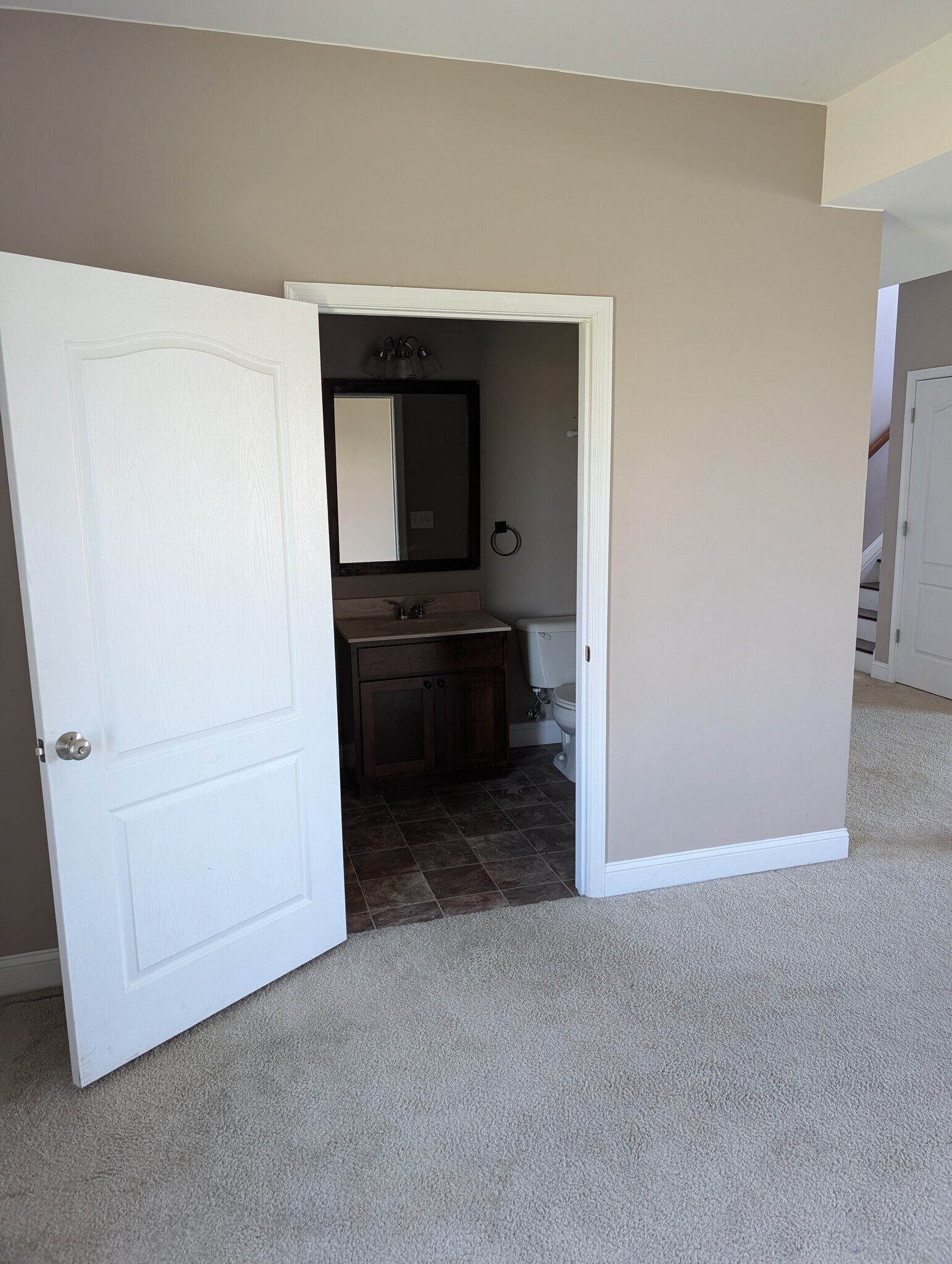 Building Photo - 17 Victoria Ct