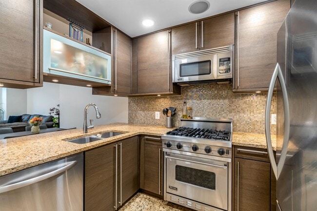 Building Photo - 10 Regent St