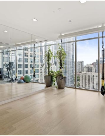 Building Photo - 12 E Huron St