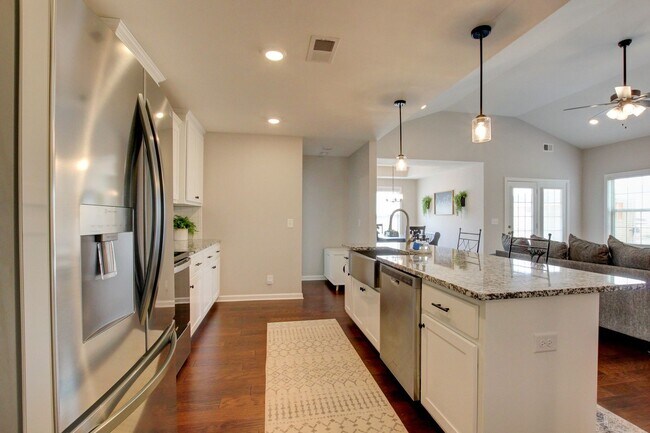 Building Photo - 715 Jodine Ann Dr