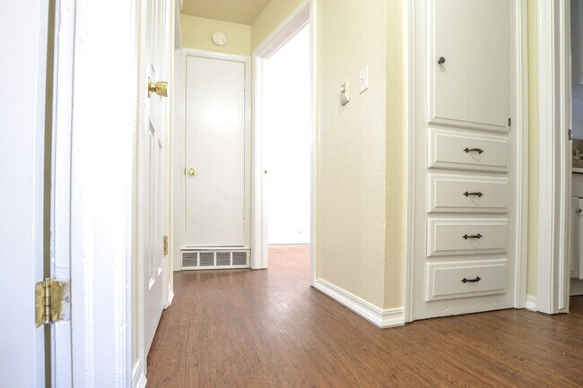Building Photo - 3137 SW 65th Pl