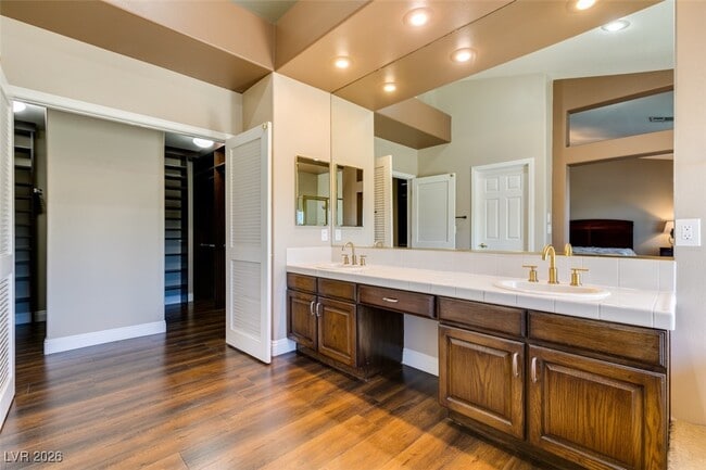 Building Photo - 54 Grossinger Ct