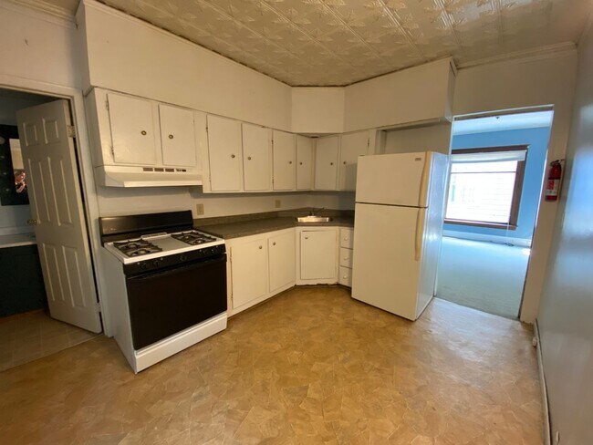 Building Photo - 714 Village